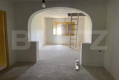 Casă cu 5 camere cu Teren 1088 Mp în Botiz - 10