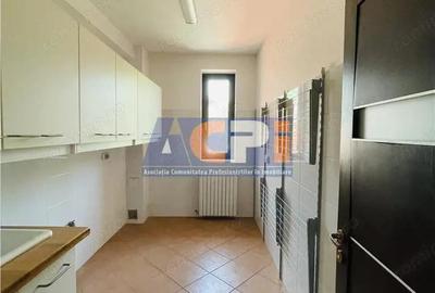 VANZARE CASA VILA 6 CAMERE 652 mp TEREN ZONA SISESTI SECTOR 1 - 15