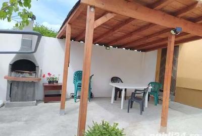 Casă cu Teren 450 Mp în Corbu - 1