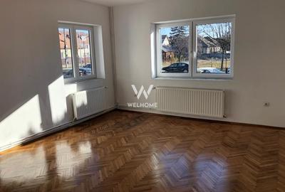 Casă individuală cu 5 camere cu Canalizare în Central