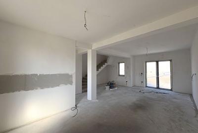 Duplex cu 3 camere, despărțit prin baie | Mosnita Noua | Valery 3 - 3
