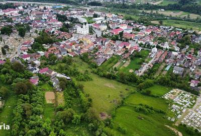 Teren de 15824 mp, în Ultracentral - 8