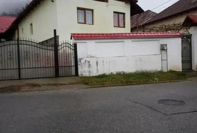 Casă cu 4 camere cu Teren 1020 Mp în Vaideeni - 2