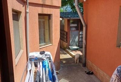 Central in spatele Mitropoliei iasi - casa 5 camere - plus garaj - 2