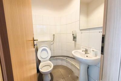 Spațiu comercial, de 93 mp, în Central