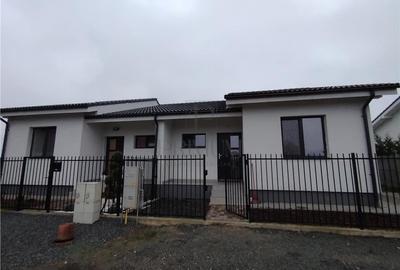 Duplex finalizat - ocupabil imediat - canalizare - 1