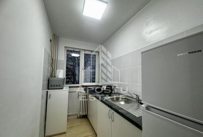 Apartament cu 3 camere semidecomandat în Dacia