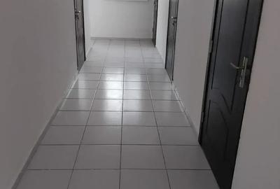 De vanzare casa demisol si parter garaj si teren - 4