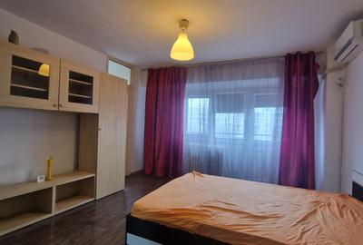 Nerva Traian - Mircea Voda - Garsoniera spatioasa - et 4 - vedere fata - 40 mp - 1