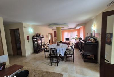 Casă cu 7 camere cu Teren 1600 Mp în Tămădău Mare - 1