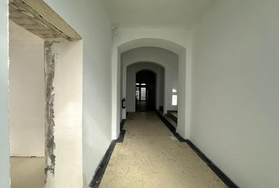 Spațiu comercial, de 13 mp, în Central - 10