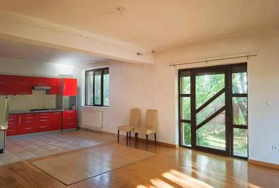 Casă cu 6 camere cu Teren 415 Mp în Central
