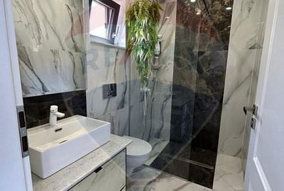 Casă cu 6 camere cu Teren 560 Mp în Preajba - 12