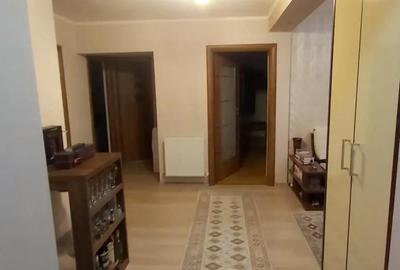 Apartament cu 4 camere decomandat în Central - 2