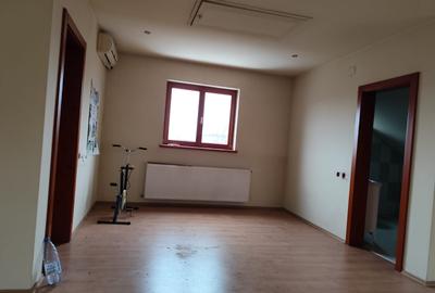 Casă individuală cu 5 camere cu Canalizare în Central - 6