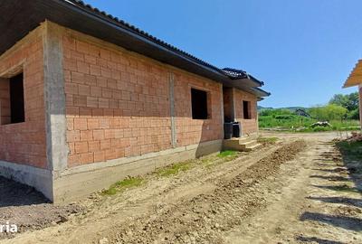 Casă cu 4 camere în Corunca - 2