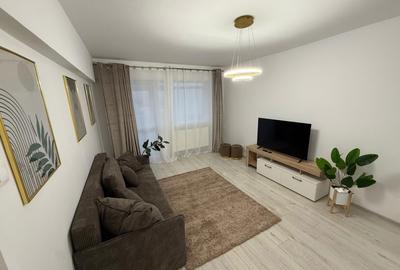 Apartament cu 2 camere decomandat în Republicii
