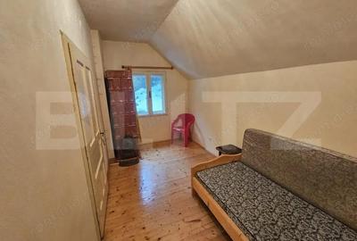 Casă cu 5 camere cu Teren 2669 Mp în Scărișoara