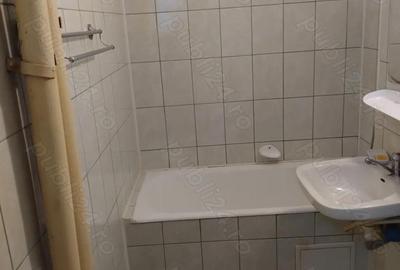 Garsonieră decomandată în Rovine - 8