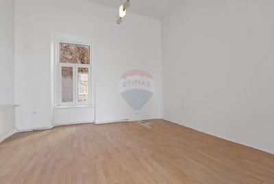 Apartament cu 3 camere semidecomandat în Central - 8