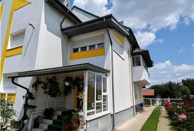 Casă individuală cu 12 camere cu Teren 12000 Mp în Exterior Vest - 1