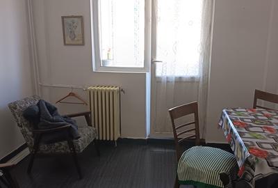 Apartament cu 2 camere decomandat în Berceni