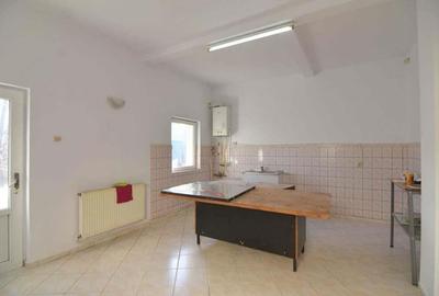 Casă cu 7 camere cu Teren 624 Mp în Girocului - 19