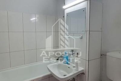 Apartament cu 2 camere, etaj 2, centrala proprie, Calea Lipovei - 5