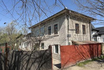 Casă cu 7 camere cu Teren 363 Mp în Central - 1