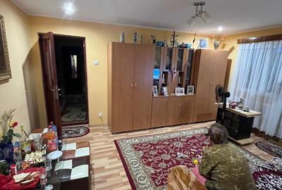 Apartament cu 3 camere semidecomandat în Central - 3