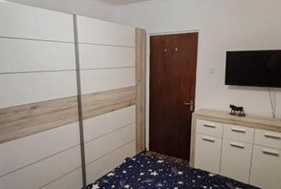 Apartament cu 3 camere decomandat, mobilat în Tineretului