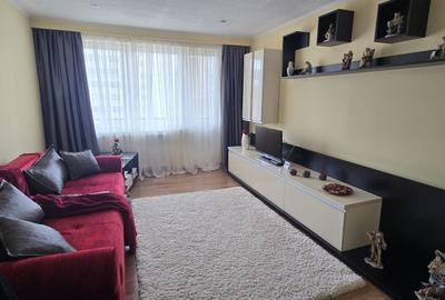 Apartament cu 2 camere decomandat în Petros