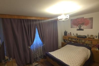 Apartament cu 3 camere decomandat în Rahova - 1
