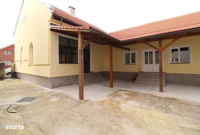 Casă cu 4 camere cu Teren 750 Mp în Central - 1