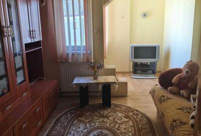 Apartament cu 4 camere decomandat în Central - 2