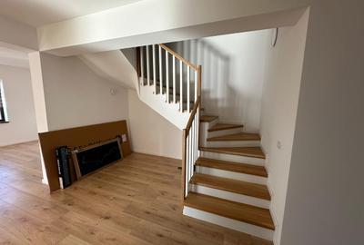 Casă cu Teren 300 Mp în Central