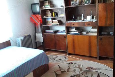 Apartament cu 4 camere decomandat în Vama - 8