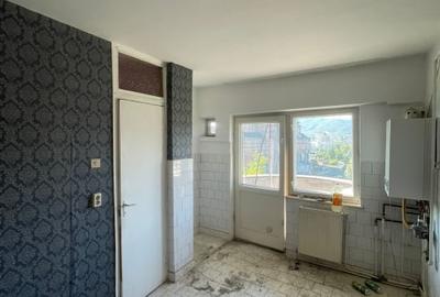 Apartament de 2 camere decomandat, 54 mp, etaj 4, zona Catedrala Republicii