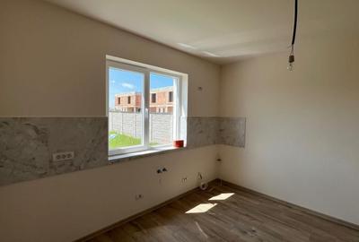 Casă individuală cu 4 camere cu Canalizare în Moșnița Nouă - 8