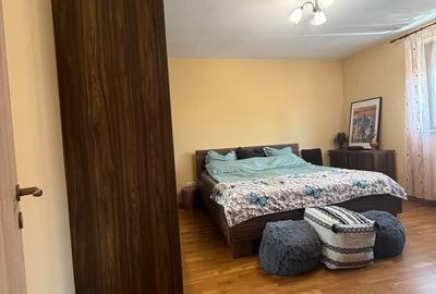 Casă cu 5 camere cu Teren 719 Mp în Fratelia - 1