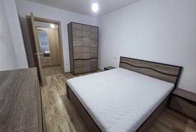 Apartament cu 2 camere decomandat, mobilat în Tractorul - 2