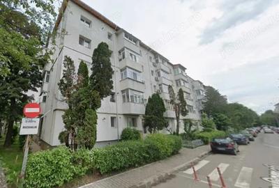 Str Carpati - Piata Sud, Apartament 3 camere, etaj 2/4, bucatarie mare - 1