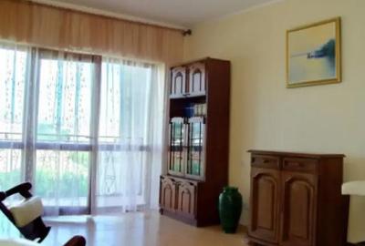 Casă cu 7 camere cu Canalizare în Central - 9