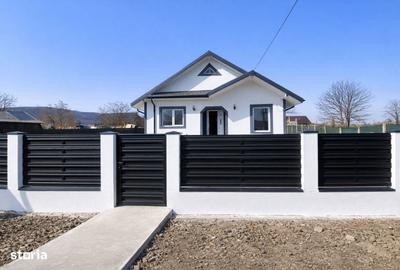 Casă cu 3 camere cu Teren 400 Mp în Păcurari