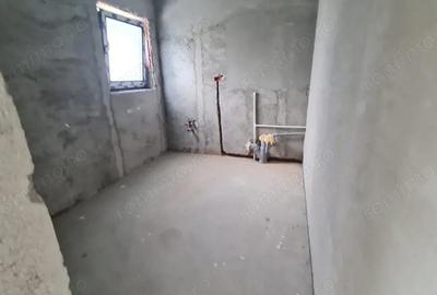 Casă cu Teren 345 Mp în Central