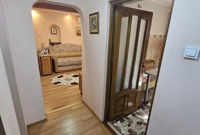 Apartament cu 2 camere semidecomandat, mobilat în Micro 16