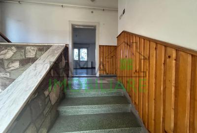 Casă cu 4 camere cu Teren 1053 Mp în Central - 3
