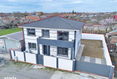 Casă cu 5 camere cu Teren 382 Mp în Zimandu Nou - 2