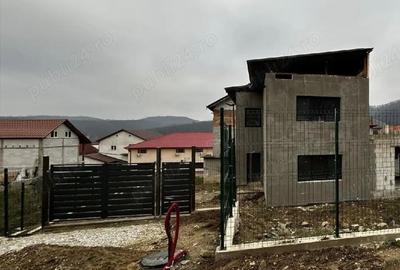 Casă cu Teren 374 Mp în Central - 5