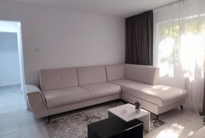 Apartament cu 2 camere semidecomandat, mobilat în Brâncoveanu